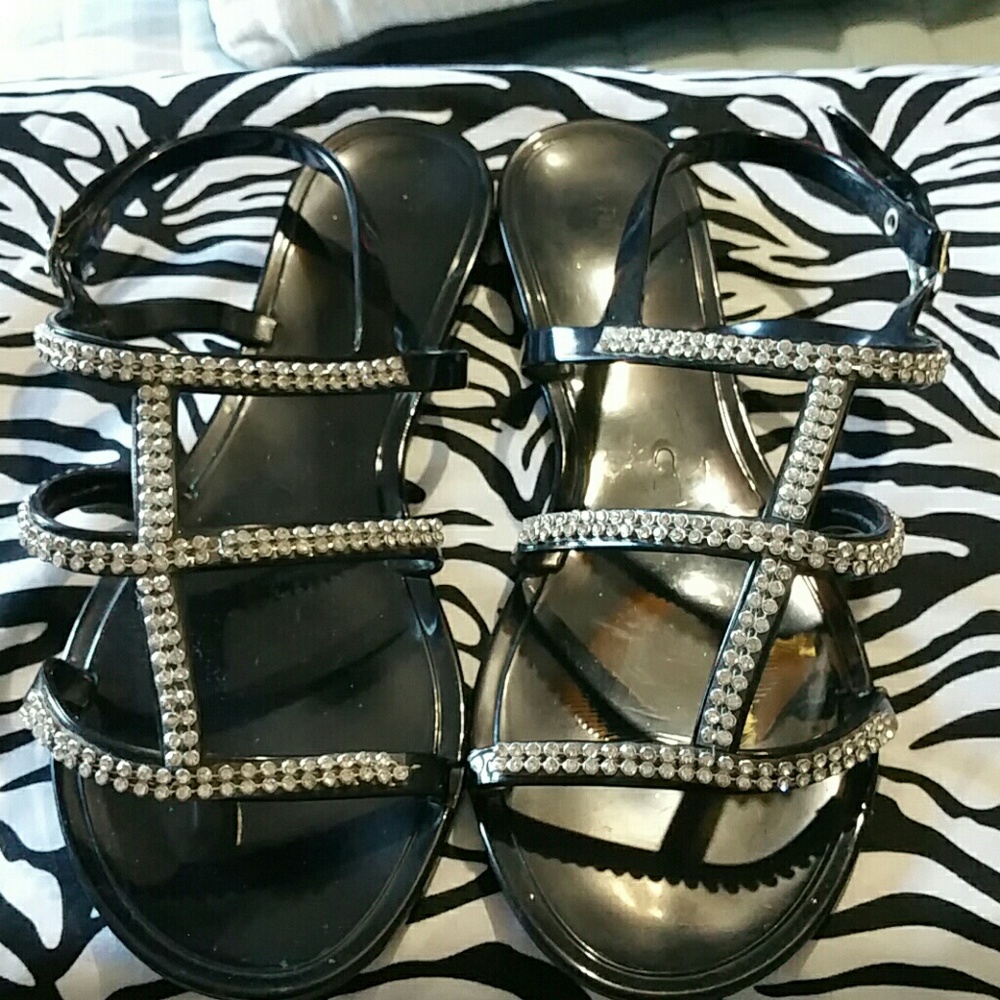 3/$15 Sz 7 ladies flats